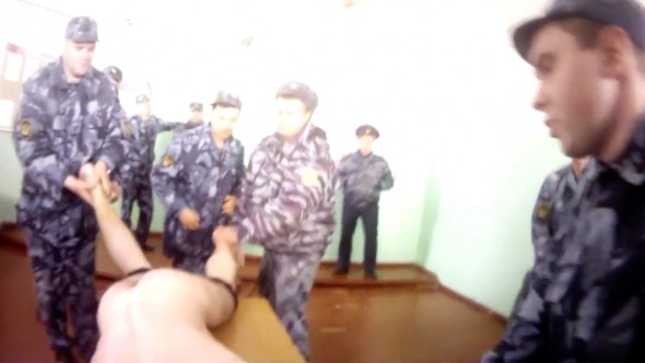 Un nou scandal a izbucnit în Rusia: Imagini cu deținuți torturați într-o închisoare în apropierea Moscovei. Unul dintre ei ar fi murit